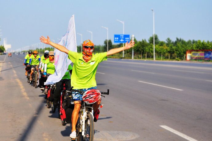 行走在鄭開大道上 行走在鄭開大道上