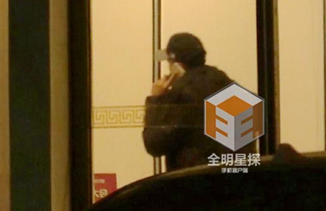 曝唐嫣羅晉地下戀 酒店同房過夜 曝唐嫣羅晉地下戀 酒店同房過夜