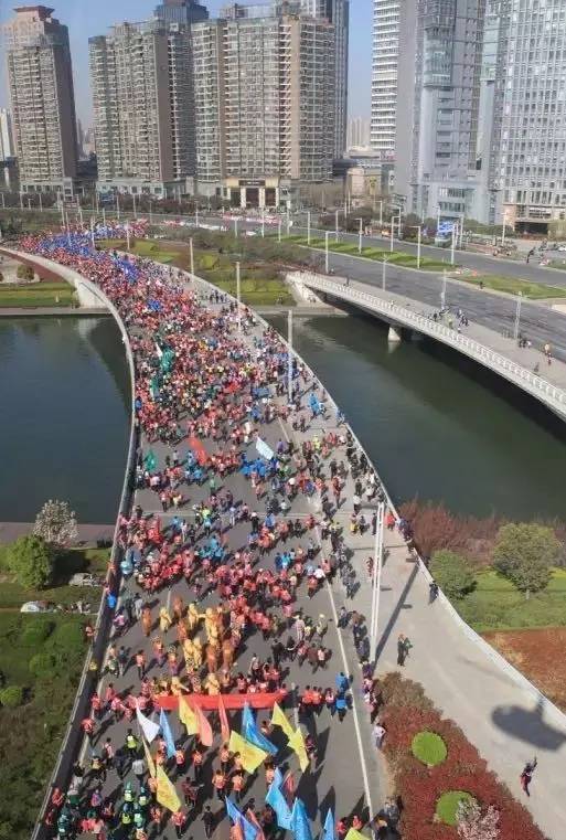 鳴槍開炮，奔跑吧，寶貝！