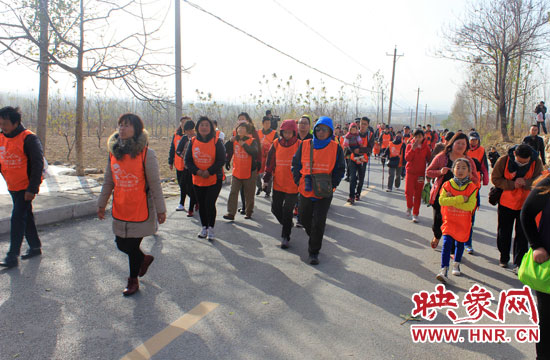 眾多參與登山的車(chē)友