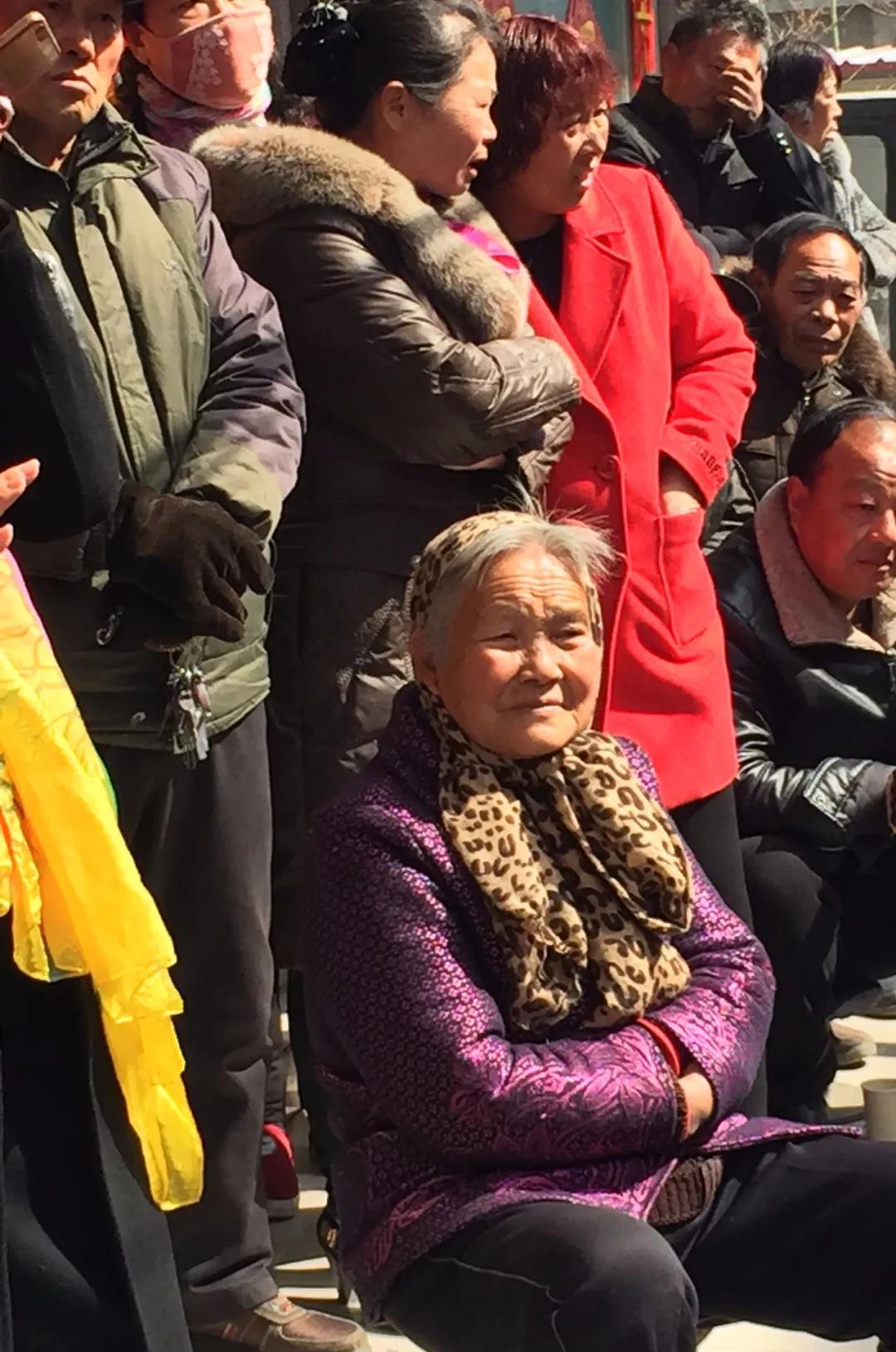 接地氣的活動(dòng)戲迷朋友聽的也得勁 接地氣的活動(dòng)戲迷朋友聽的也得勁