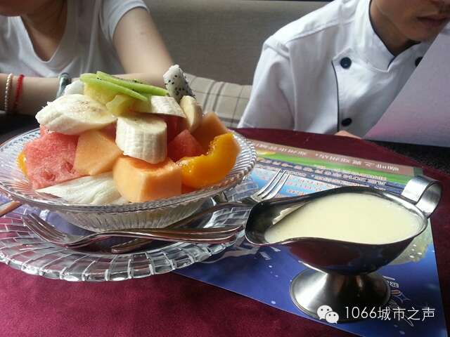 水果沙拉。真材實(shí)料。