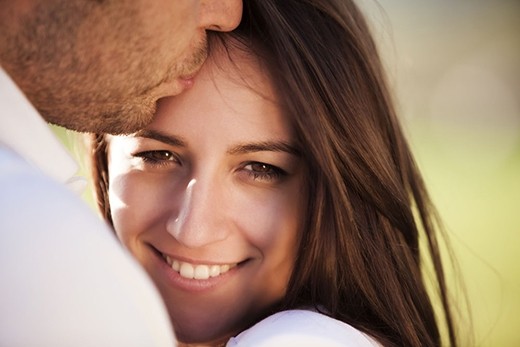 妻子漂亮，丈夫相貌平平