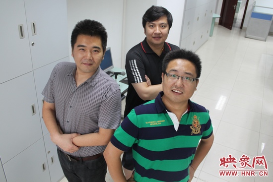 《網(wǎng)絡(luò)全搜索》主持人康巖、陳弓、趙凱