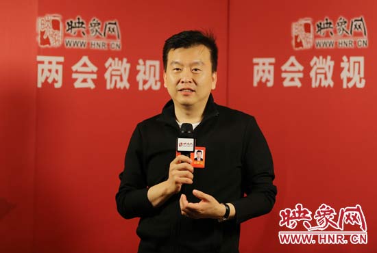 全國(guó)人大代表張澤群接受映象網(wǎng)“兩會(huì)微視”訪談。