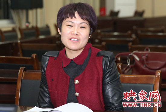 “焦裕祿式好干部”楊艷敏接受采訪。