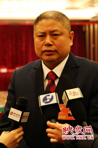 全國(guó)政協(xié)委員，河南弘昌集團(tuán)、信陽(yáng)毛尖集團(tuán)董事長(zhǎng)陳世強(qiáng)