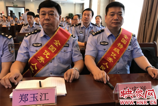頒獎現(xiàn)場。