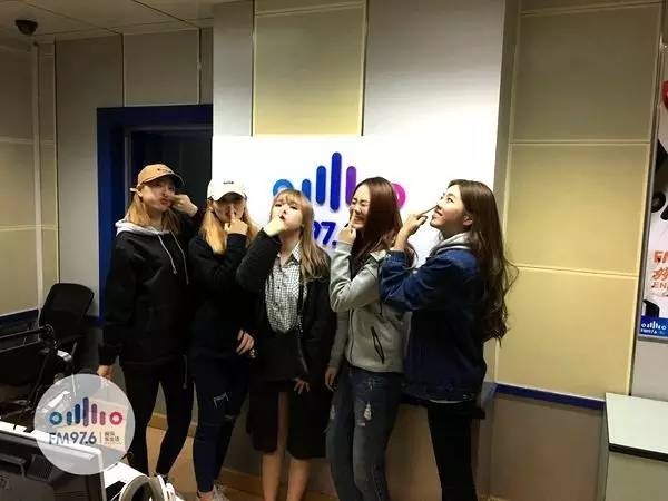 豬鼻行動(dòng)！預(yù)備……按！長(zhǎng)腿妹妹都是天然美女哦！