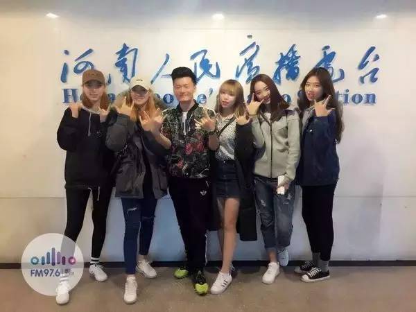 路飛終于體驗(yàn)了一回“他在叢中笑”的感覺(jué)！