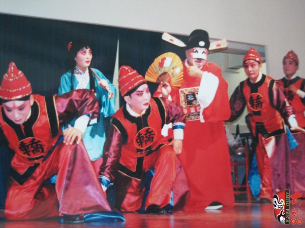 樊萍赴新加坡演出《七品芝麻官》（飾書(shū)童）