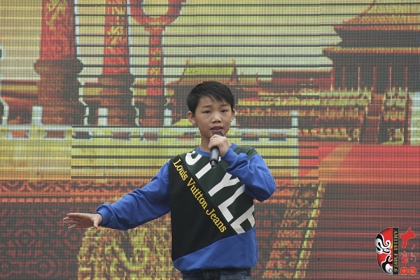 河南軒逸少兒藝術(shù)培訓(xùn)中心徐文豪演唱豫劇《打金枝》選段“有為王金殿上觀看仔細”