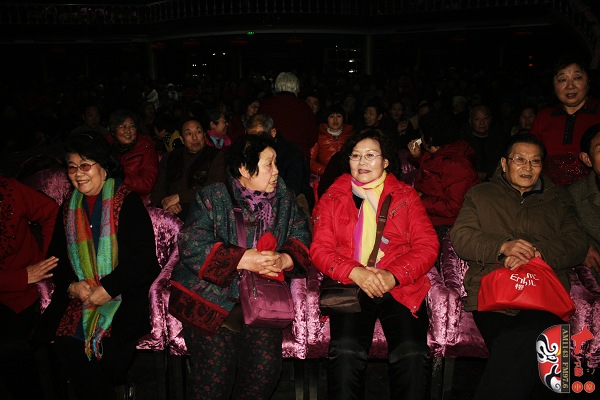 豫劇《朝陽溝》銀環(huán)媽扮演者、著名豫劇表演藝術(shù)家楊華瑞，著名豫劇表演藝術(shù)家王素君