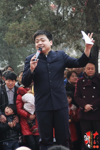 戲曲廣播《戲迷樂》主持人劉小胖演出前熱場(chǎng)