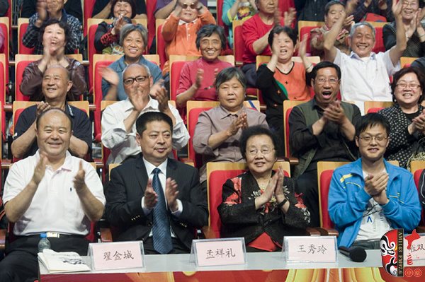 前排就坐的嘉賓-（左起）翟金成、孟祥禮、王秀玲、程雙坤