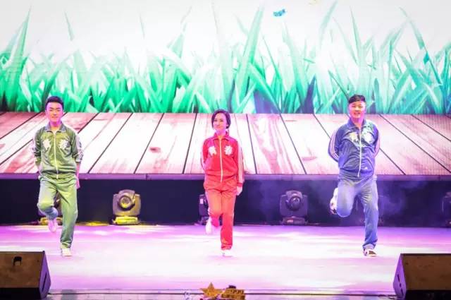 趙帥、夢茹、樂天 舞蹈《咱們屯里的人》