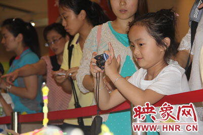 來(lái)一個(gè)近景吧，我的攝影可不是白學(xué)的