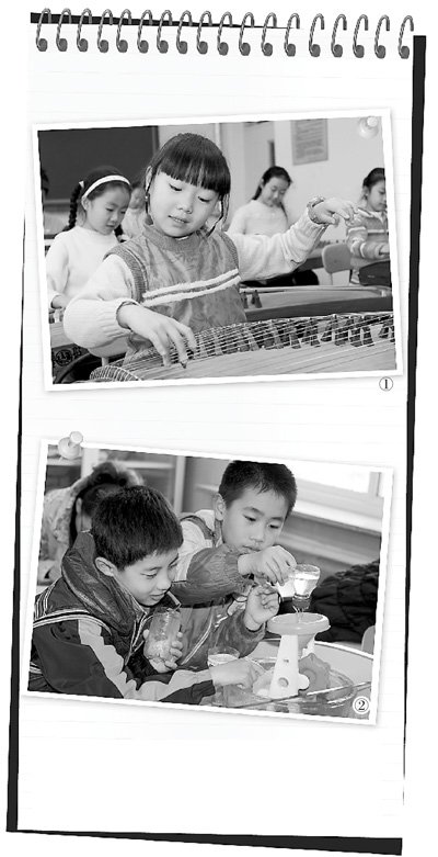 　圖1：鐵路五小古箏社團(tuán)的孩子們正在演奏《高山流水》，圖2：科學(xué)課上，孩子們正在探索水的秘密。