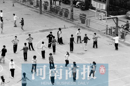有學(xué)校擔(dān)心，個人進(jìn)校園鍛煉，安全隱患大
