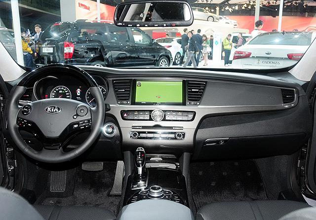 起亞K9的內(nèi)飾設(shè)計 起亞K9的內(nèi)飾設(shè)計