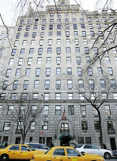 　　2005年，兩人以4400萬美元購入紐約市一套豪宅，裝修花了5000萬。