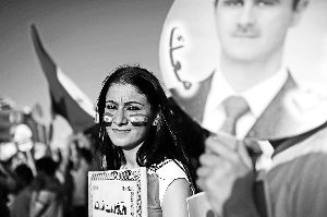 1日，土耳其民眾游行支持巴沙爾政權(quán)。新華社發(fā)