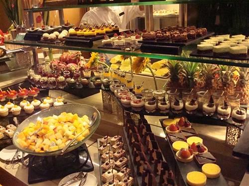 還怕吃不回本？7招教你吃垮自助餐