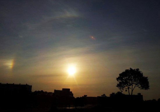 上?，F(xiàn)“3個太陽”