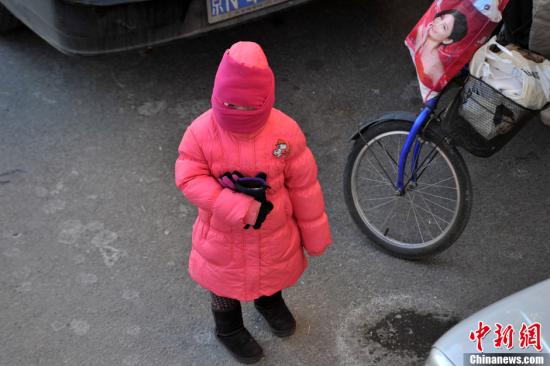 　12月23日，京城迎來今年入冬以來最冷的時(shí)刻。受今年以來最強(qiáng)冷空氣影響，京城迎來入冬以來幅度最大的