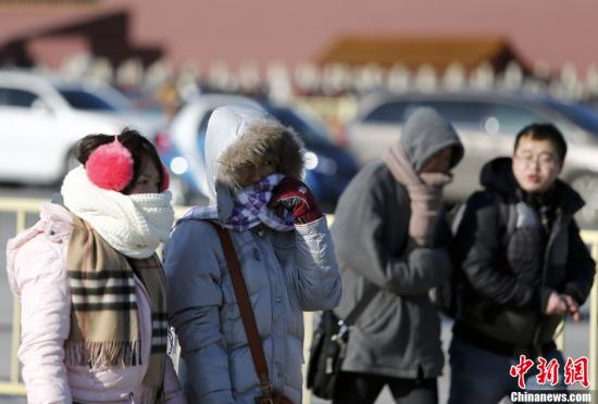 　12月23日，京城迎來今年入冬以來最冷的時(shí)刻。受今年以來最強(qiáng)冷空氣影響，京城迎來入冬以來幅度最大的