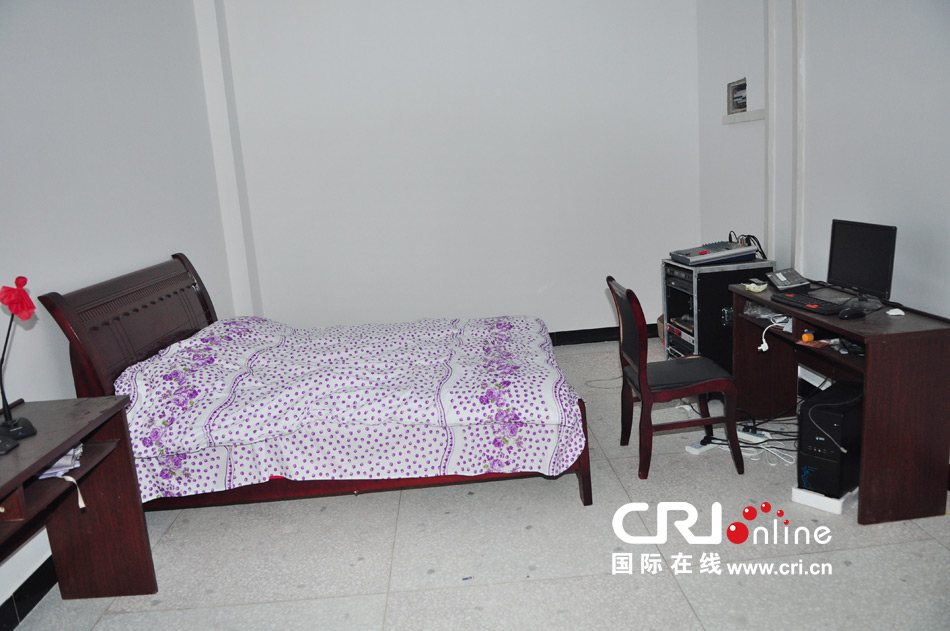 2013年10月21日，長沙云蓋村欠債千萬新建的豪華村部樓。