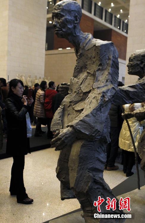 紀念南京大屠殺遇難同胞雕塑展亮相國家博物館 紀念南京大屠殺遇難同胞雕塑展亮相國家博物館