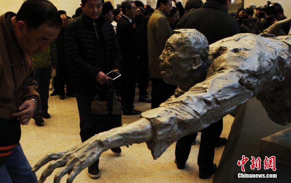紀念南京大屠殺遇難同胞雕塑展亮相國家博物館 紀念南京大屠殺遇難同胞雕塑展亮相國家博物館