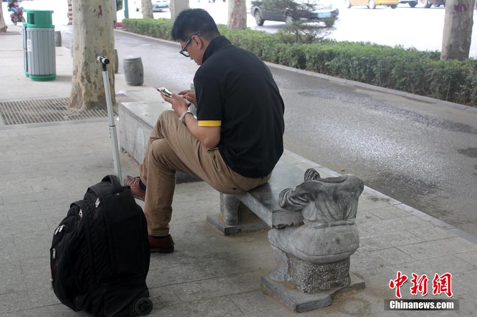 鄭州“少林武僧”石雕遭破壞 市民惋惜怒斥 鄭州“少林武僧”石雕遭破壞 市民惋惜怒斥