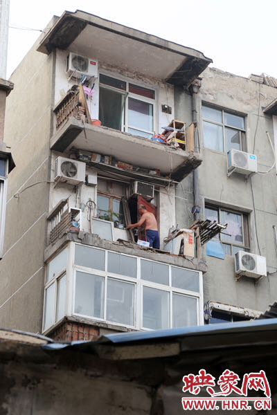 據(jù)了解，該棟房屋建造于1986年，距今已經(jīng)30年。