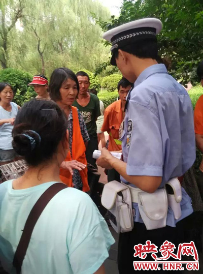 令人憤怒的是，這名老太太竟然報(bào)警說“她被環(huán)衛(wèi)工打了”