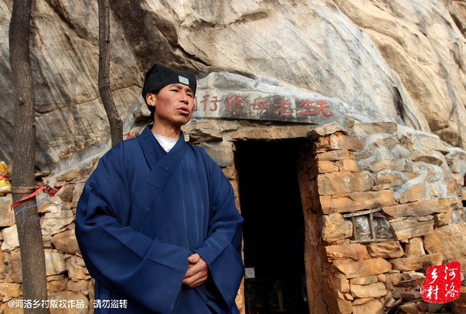 在這個山洞住多久，他沒有時間表，他說要看自己的內心，修行夠了就離開，如果需要繼續(xù)修行，就從這里“安老病死