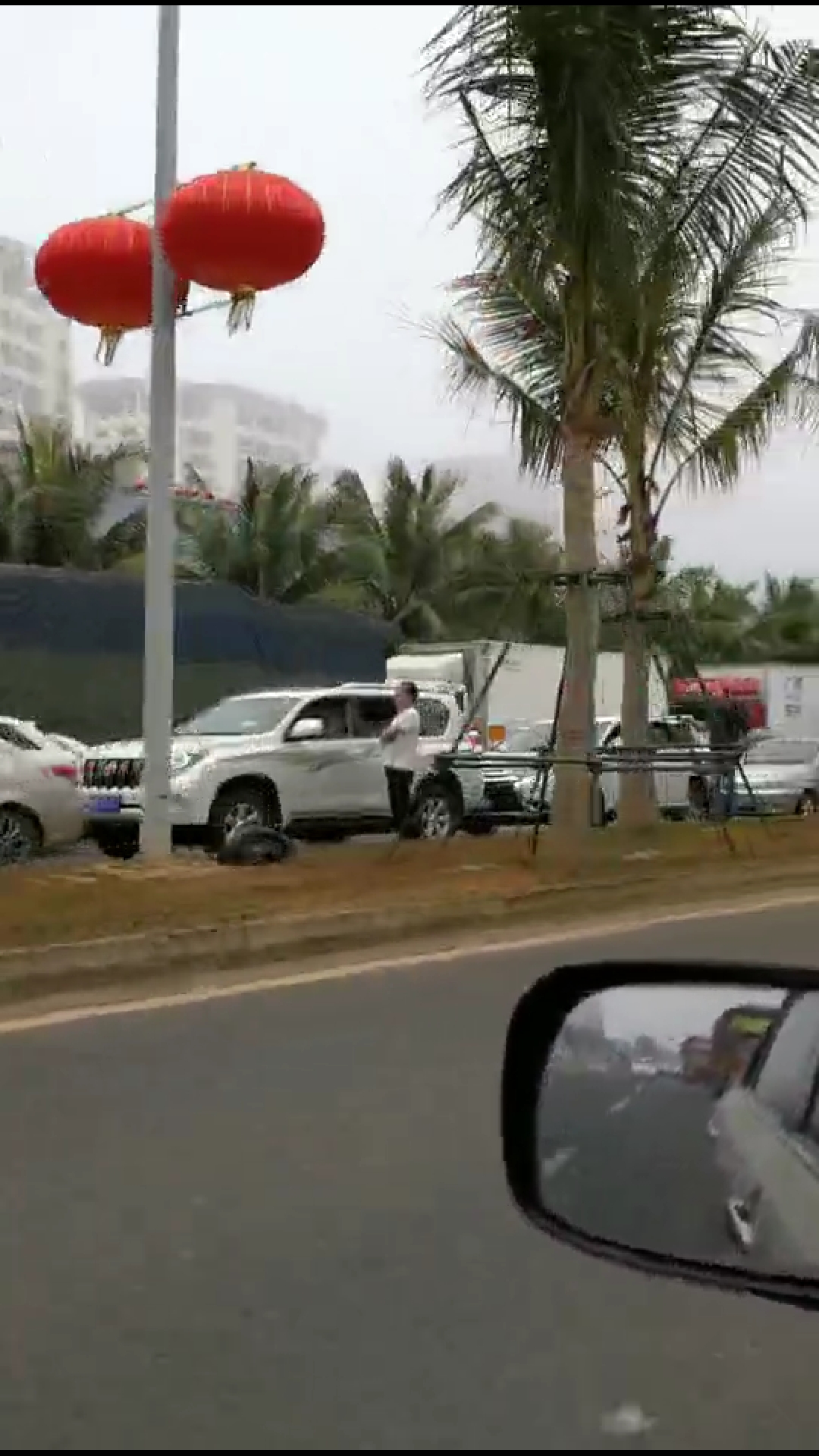 一家五口滯留?？?天 港口附近方便面都買不到