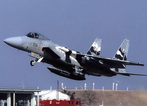 資料圖：日本空軍自衛(wèi)隊(duì)F15戰(zhàn)機(jī)。