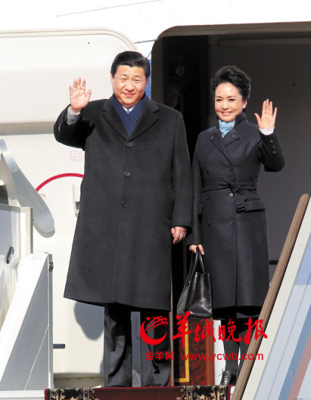 國(guó)家主席習(xí)近平首次出訪俄羅斯，夫人彭麗媛陪同。