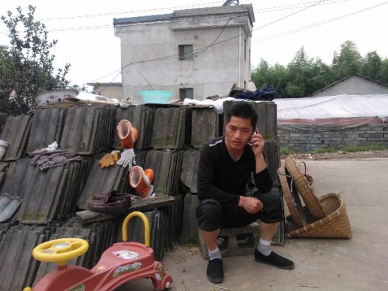 張輝忙于電話找工作，表示將自食其力。