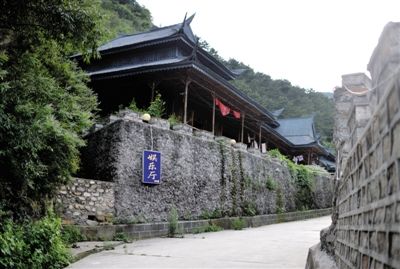 一處仿古“娛樂廳”位于山莊深處。