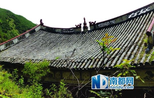 　照光寺在致歉微博中稱，該寺位于蒼山之上，年久失修，且沒有防火通道。