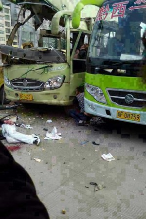 爆炸現(xiàn)場(chǎng)。圖片來自網(wǎng)絡(luò)