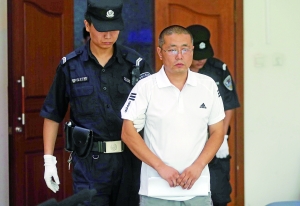 鐵鏈拴人4年 自稱只關(guān)半月 鐵鏈拴人4年 自稱只關(guān)半月