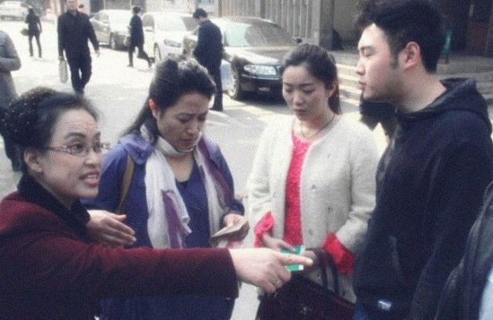 丈母娘從小張的存折中取了20000元，鑒定存折真假