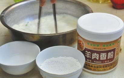 市面上出售的羊肉香粉等食品添加劑。