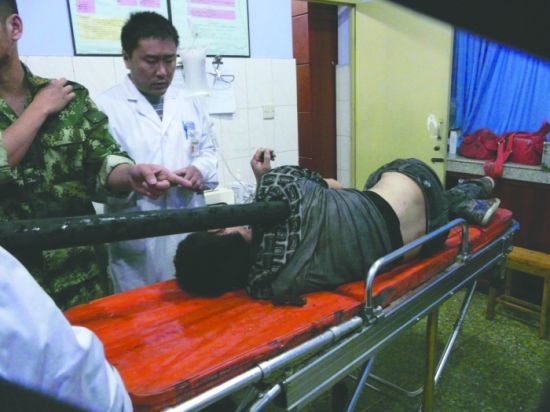 受傷男子 受傷男子