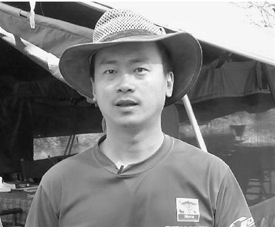 公務(wù)員辭職去非洲保護動物 遇險曾被獅子搭救