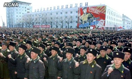 朝鮮黃海北道、咸鏡南道和南浦市11日舉行軍民大會，支持朝鮮人民軍最高司令部發(fā)言人聲明。